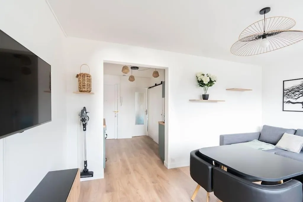 T2 Parking Gratuit Plus 2 Balcons Aix-les-Bains Apartment